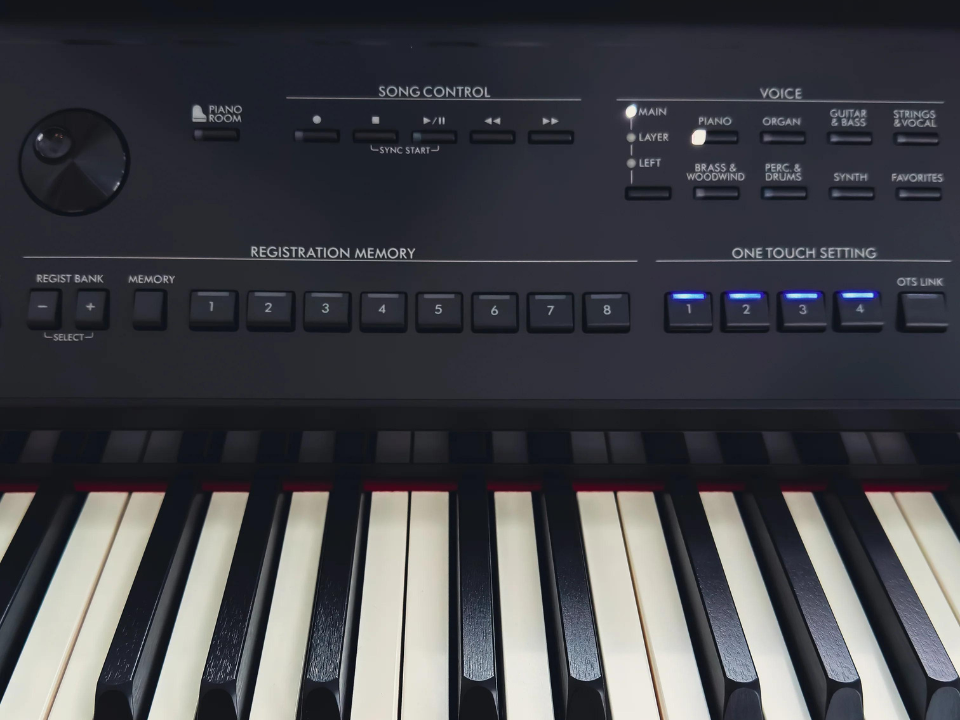 Yamaha CVP-909 B - Ảnh thực tế 8
